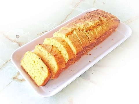 粉チーズでちょびリッチ!甘くないコーンブレッド♪